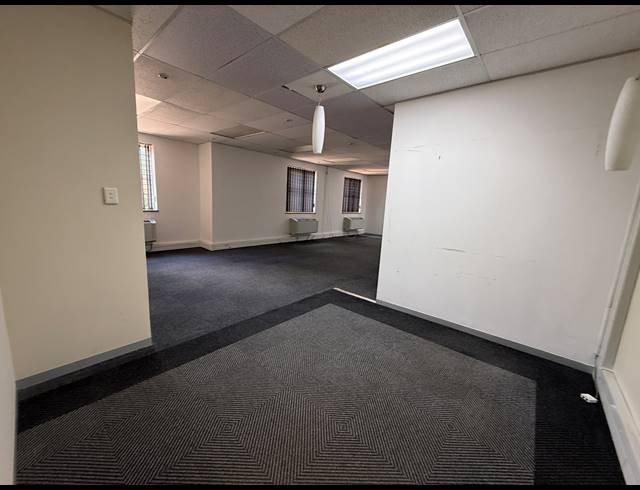 456M² OFFICE TO LET IN RIVIERA